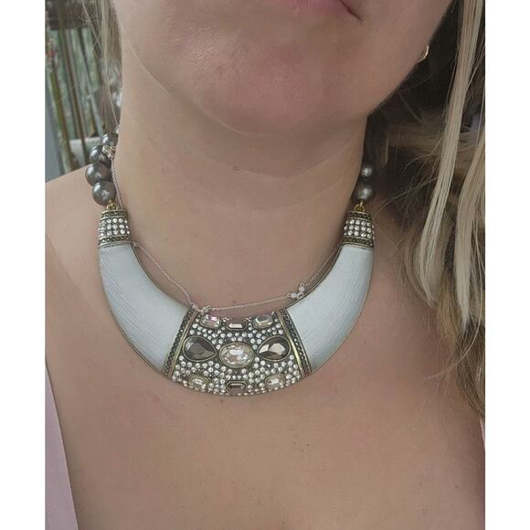 Heidi Daus Say it With Style Crystal Accent Lucite Necklace White Silver Regency - Picture 3 of 9